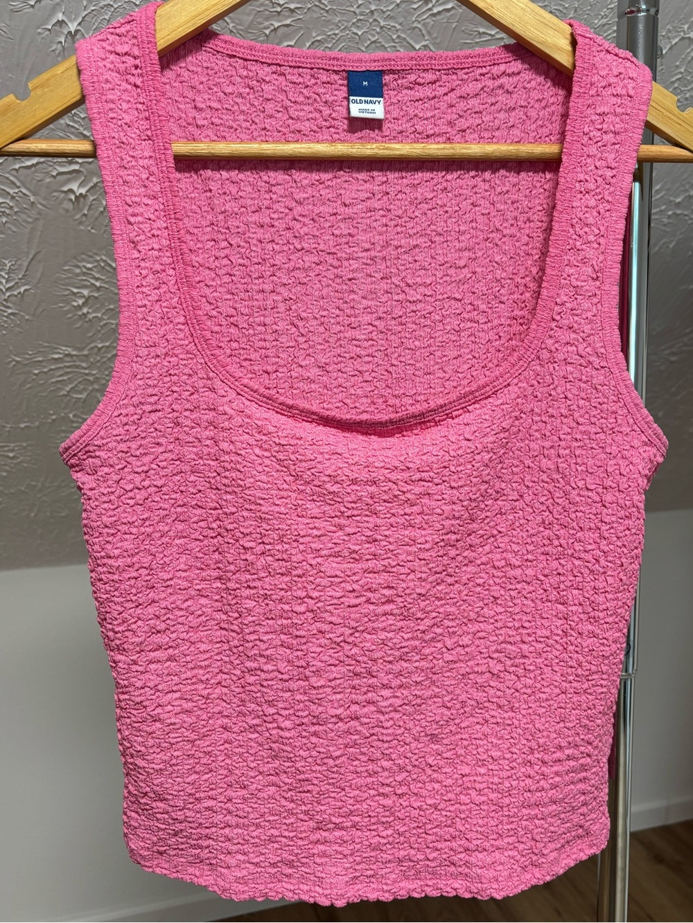 Old Navy square neck crinkle textured tank top, medium